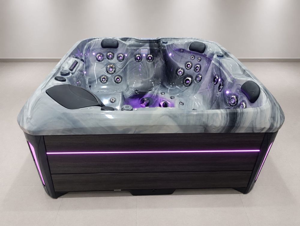 Jacuzzi ogrodowe Cayo Coco z hydromasażem i podświetleniem LED - 210 × 210 cm